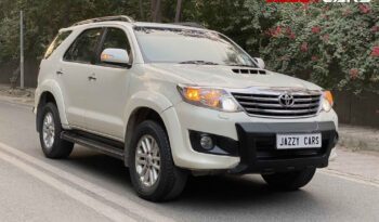 Toyota Fortuner 4X2 (AT) full