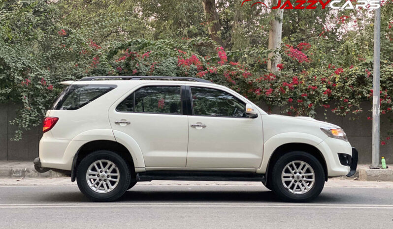 Toyota Fortuner 4X2 (AT) full