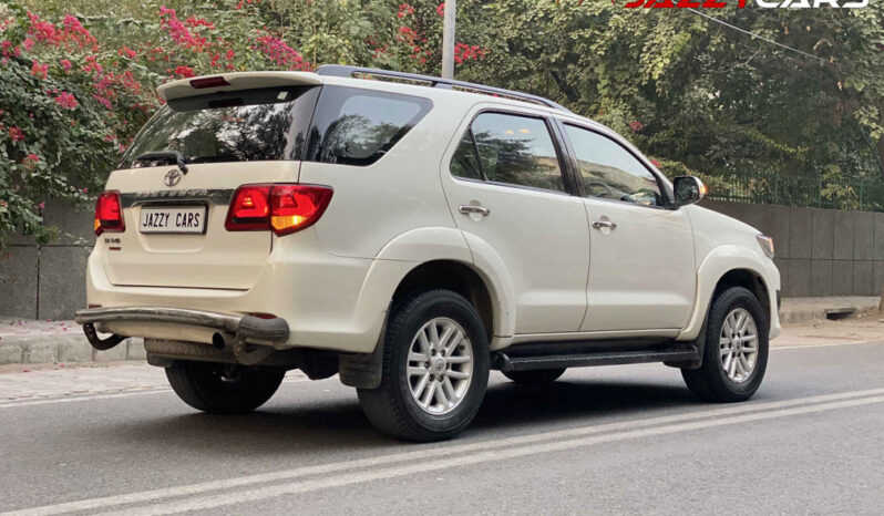 Toyota Fortuner 4X2 (AT) full