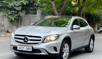 MERCEDES-BENZ GLA 200 D full