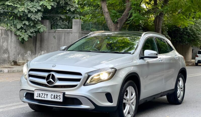 MERCEDES-BENZ GLA 200 D full