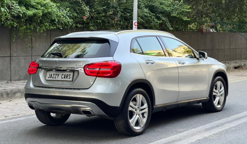 MERCEDES-BENZ GLA 200 D full