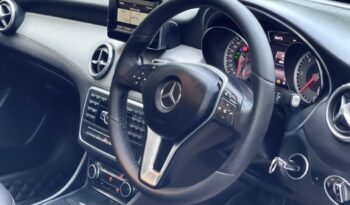 MERCEDES-BENZ GLA 200 D full