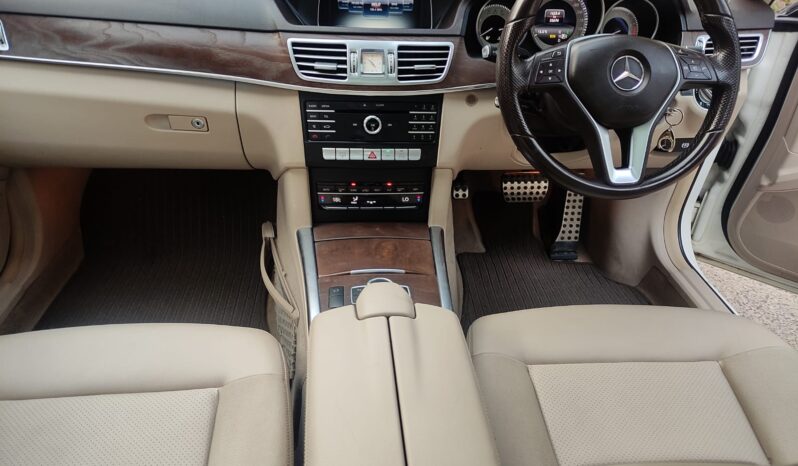 MERCEDES-BENZ E 200 full