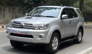 TOYOTA FORTUNER 4X4 full