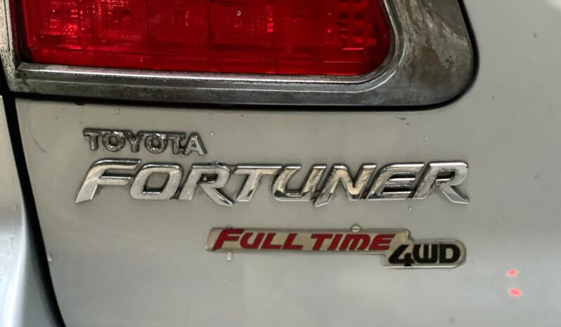 TOYOTA FORTUNER 4X4 full