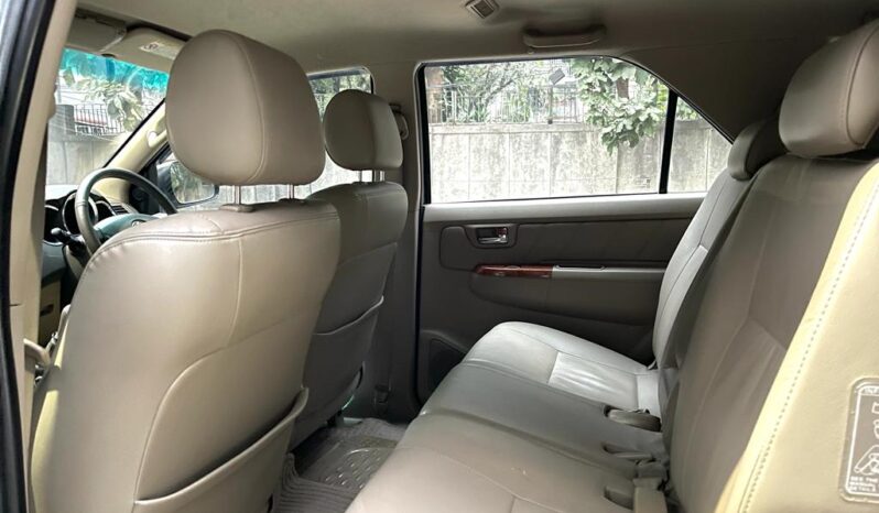 TOYOTA FORTUNER 4X4 full