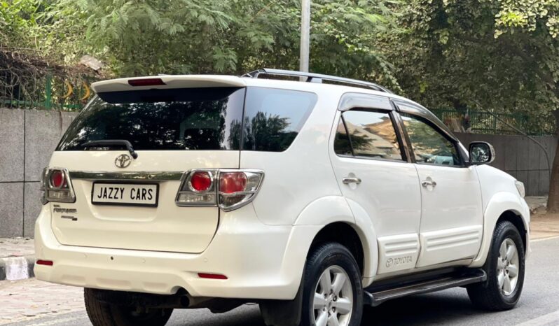 TOYOTA FORTUNER 4X4 full