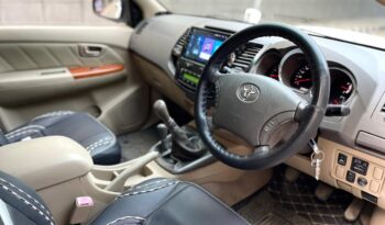 TOYOTA FORTUNER 4X4 full