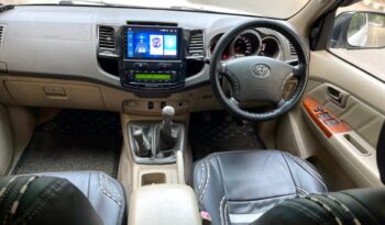 TOYOTA FORTUNER 4X4 full