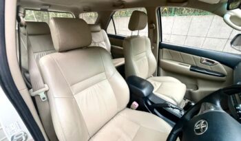 TOYOTA FORTUNER 4X2 full