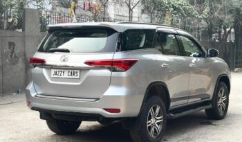 TOYOTA FORTUNER 4X2 full