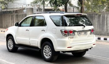 TOYOTA FORTUNER 4X2 full