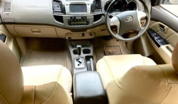 TOYOTA FORTUNER 4X2 full