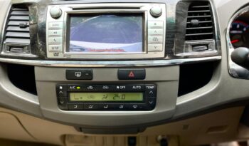 TOYOTA FORTUNER 4X2 full