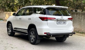 TOYOTA FORTUNER 4X2 full