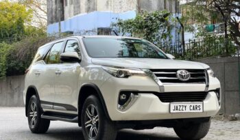 TOYOTA FORTUNER 4X2 full