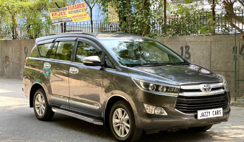 TOYOTA INNOVA CRYSTA full