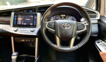 TOYOTA INNOVA CRYSTA full