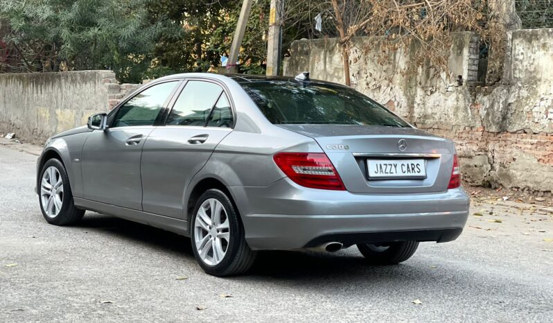 MERCEDES-BENZ C200 AVANTGARDE full