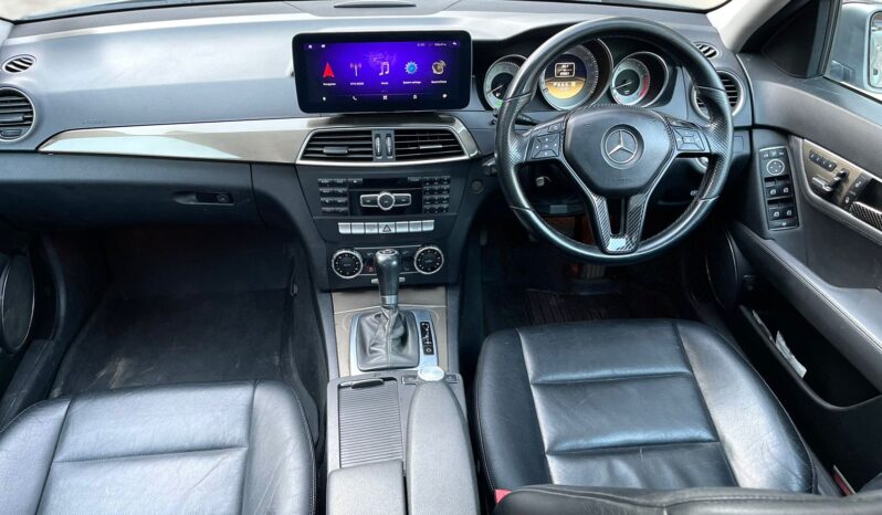 MERCEDES-BENZ C200 AVANTGARDE full