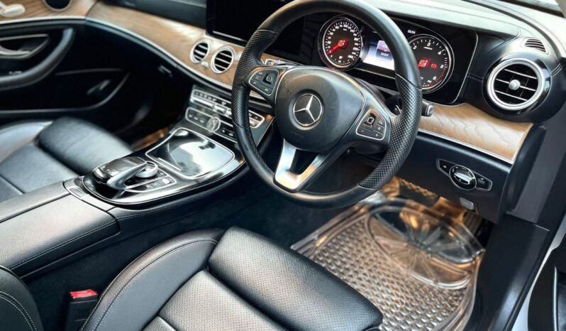 MERCEDES-BENZ E220D EXPRESSION full