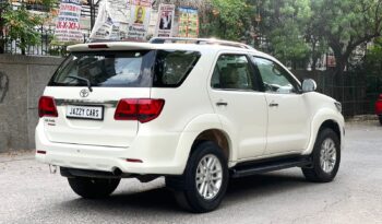 TOYOTA FORTUNER 4X2 full