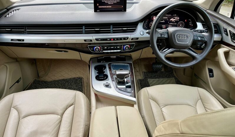 AUDI Q7 TECHNOLOGY full