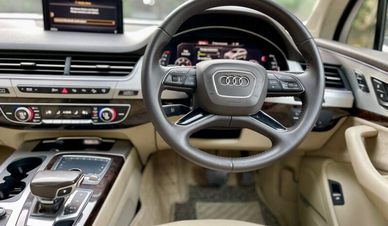 AUDI Q7 TECHNOLOGY full