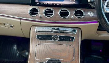 MERCEDES-BENZ E220D EXCLUSIVE full