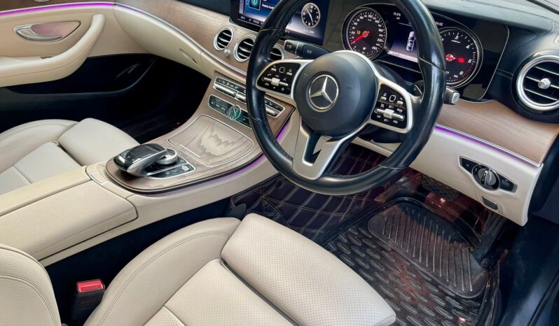 MERCEDES-BENZ E220D EXCLUSIVE full