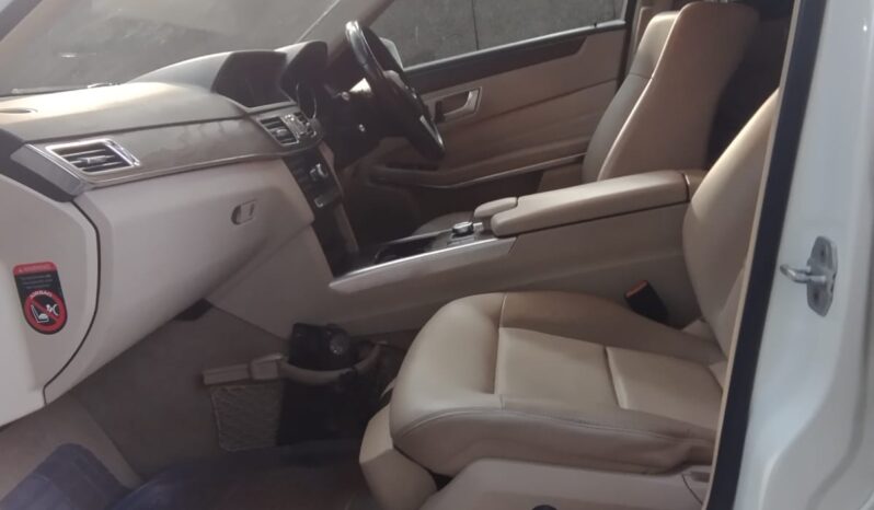 MERCEDES-BENZ E250-CDI AVANTGARDE full