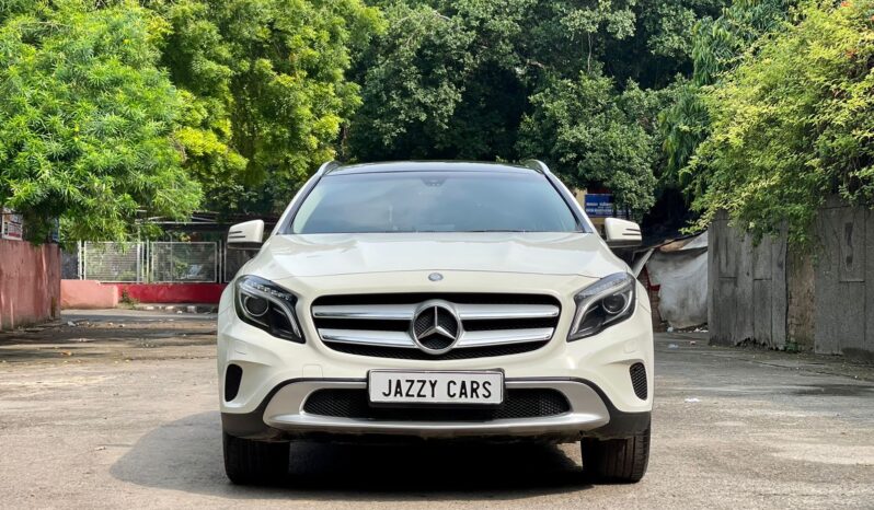 MERCEDES-BENZ GLA 200 full