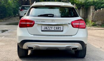 MERCEDES-BENZ GLA 200 full