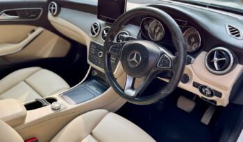 MERCEDES-BENZ GLA 200 full