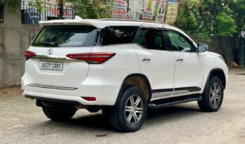 TOYOTA FORTUNER 4X2 AT full