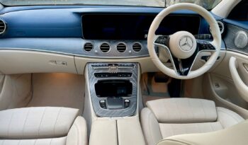 MERCEDES-BENZ E200 EXCLUSIVE full