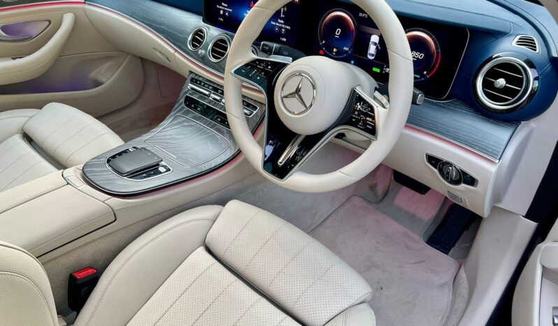 MERCEDES-BENZ E200 EXCLUSIVE full