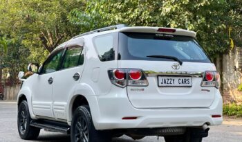 TOYOTA FORTUNER 4X4 full