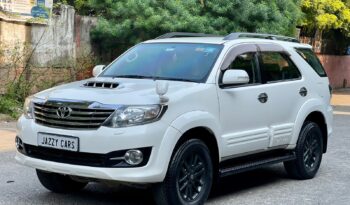 TOYOTA FORTUNER 4X4 full