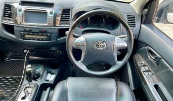 TOYOTA FORTUNER 4X4 full