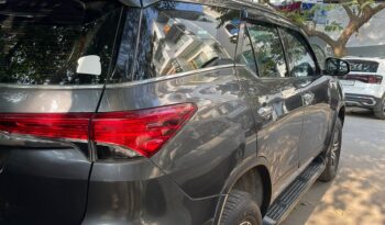 TOYOTA FORTUNER 4X2 full