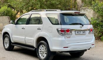 TOYOTA FORTUNER 4X2 full