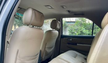 TOYOTA FORTUNER 4X2 full