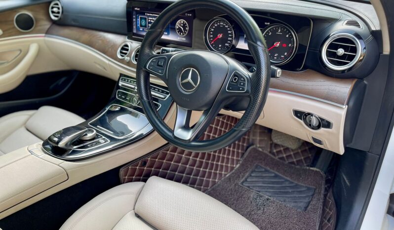 MERCEDES-BENZ E220D EXCLUSIVE full