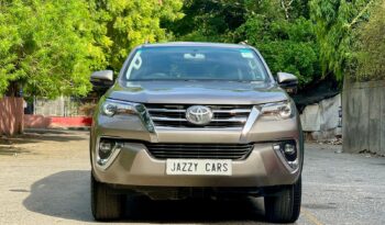 TOYOTA FORTUNER 4X2 full