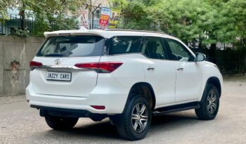 TOYOTA FORTUNER 4X2 full