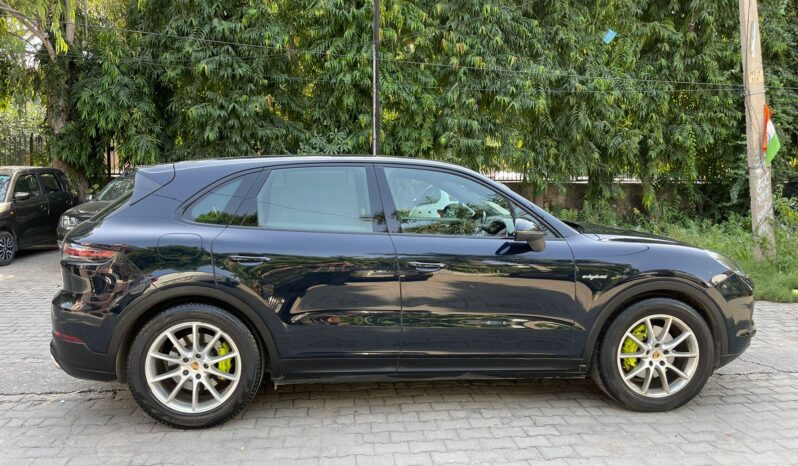 PORSCHE CAYENNE E-HYBRID full