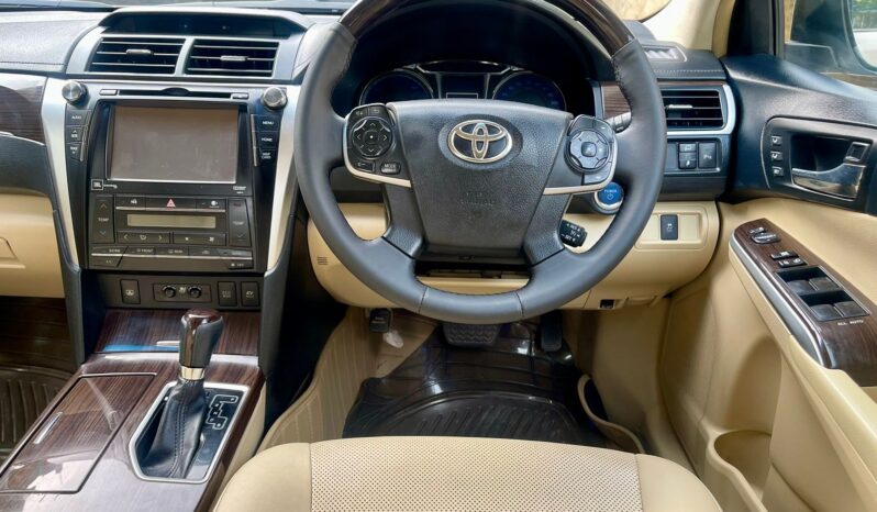 TOYOTA CAMRY HYBRID full